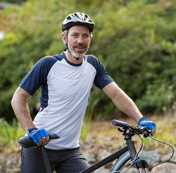 files/imgi_1_smiling-man-standing-with-mountain-bike-on-the-road_5d0bc78b-62fb-4a96-9966-64ce2fda6821.jpg